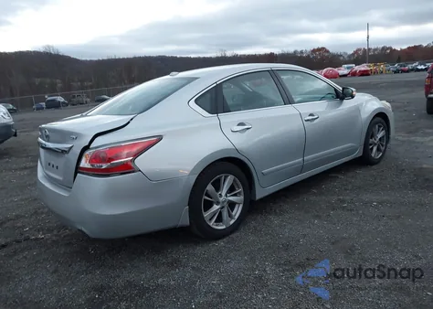2015 Nissan Altima 2.5 Sv z USA, uszkodzony, nr VIN 1N4AL3AP7FC295328
